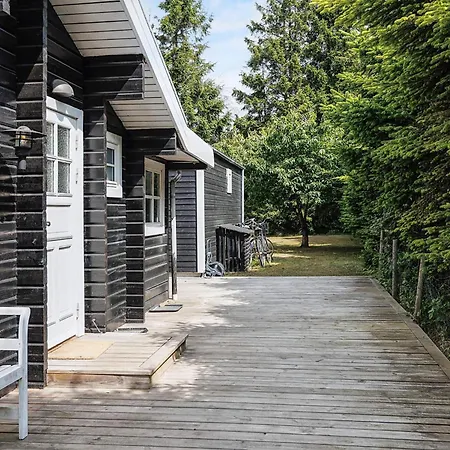 4 Star In Vaeggerlose Bøtø By